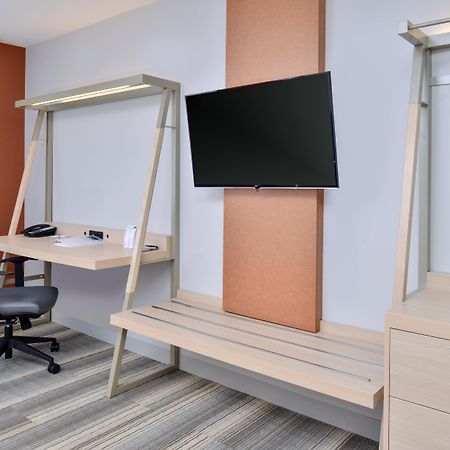 Holiday Inn Express & Suites Farmington Hills - Detroit By Ihg Zewnętrze zdjęcie