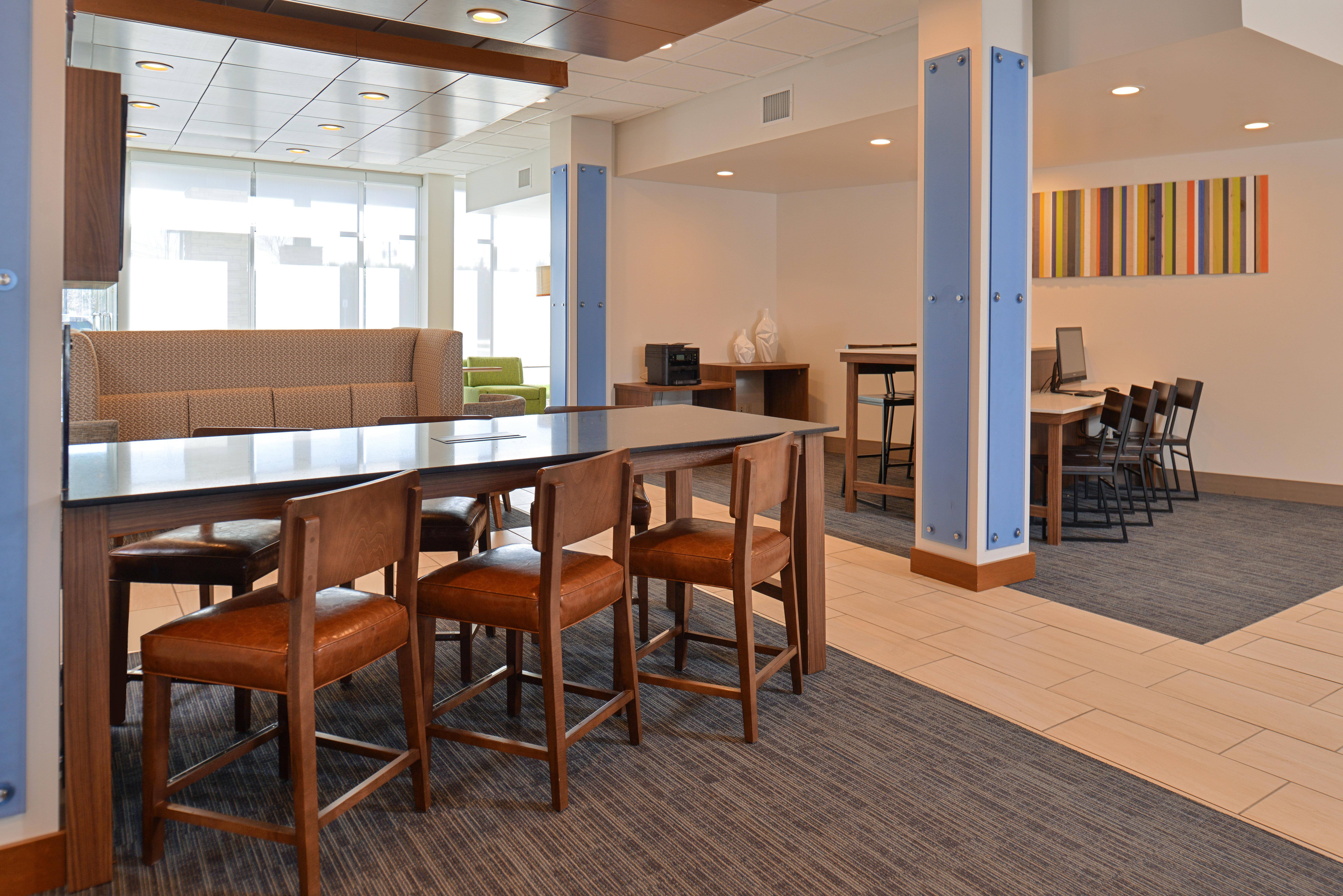 Holiday Inn Express & Suites Farmington Hills - Detroit By Ihg Zewnętrze zdjęcie