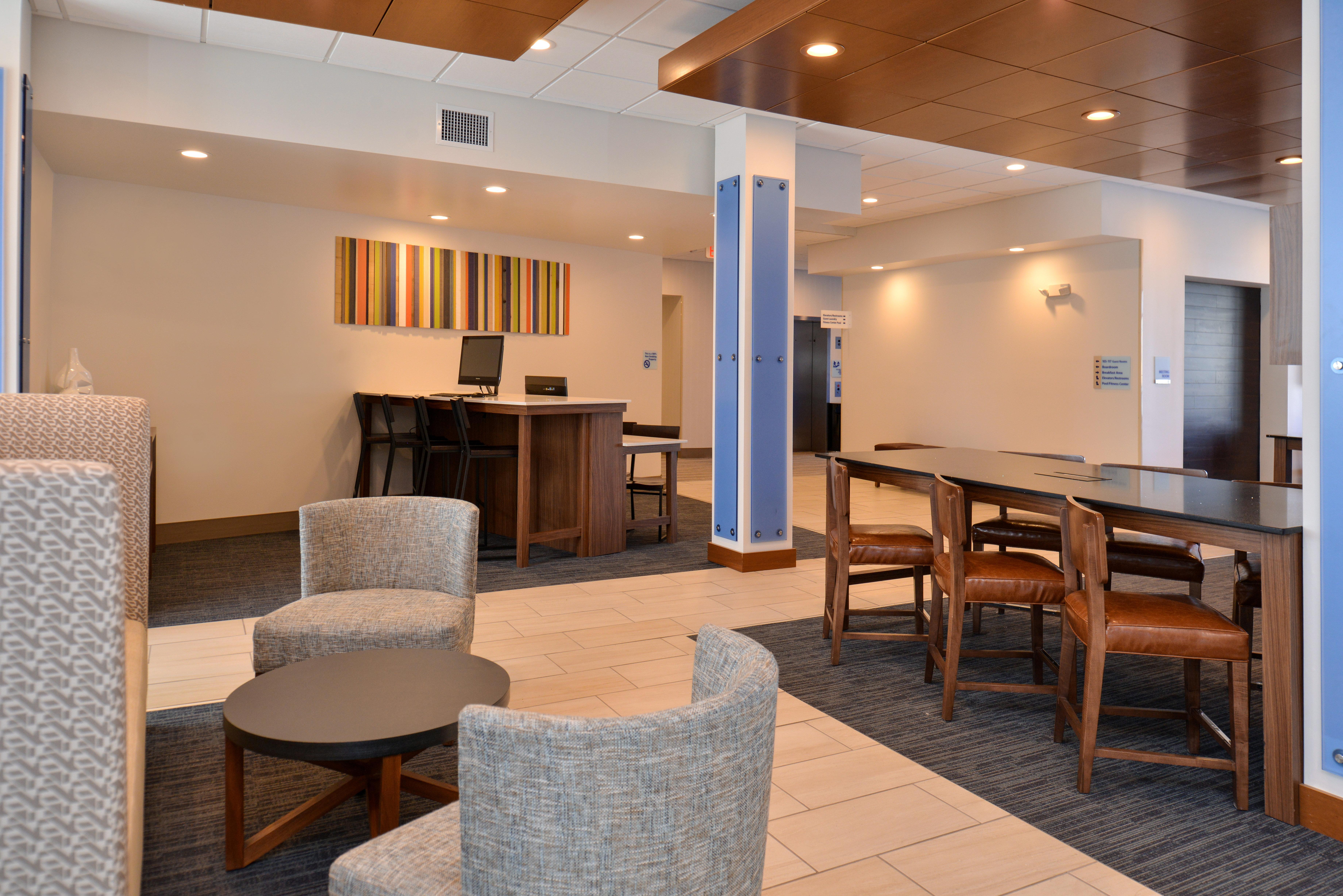 Holiday Inn Express & Suites Farmington Hills - Detroit By Ihg Zewnętrze zdjęcie