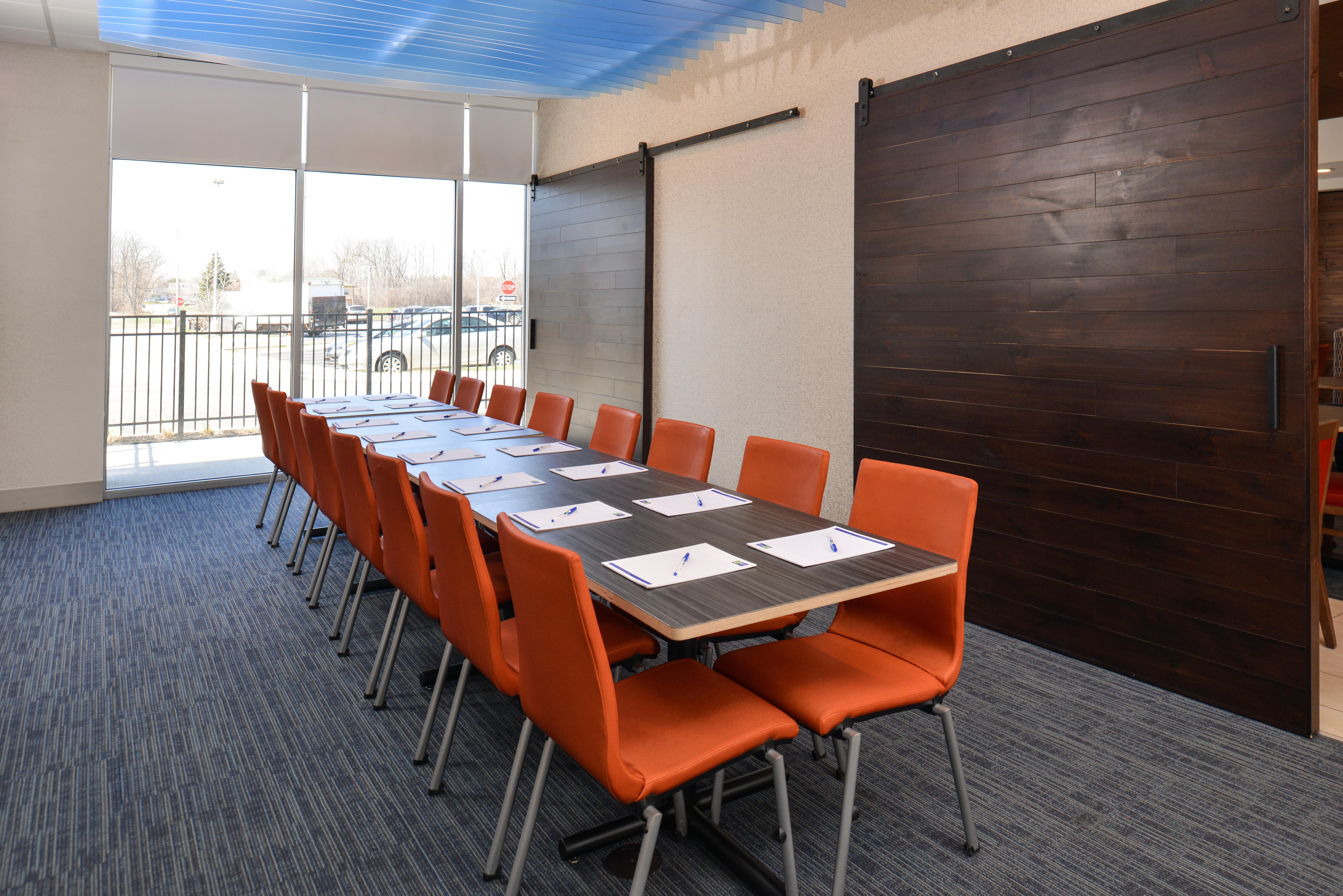 Holiday Inn Express & Suites Farmington Hills - Detroit By Ihg Zewnętrze zdjęcie