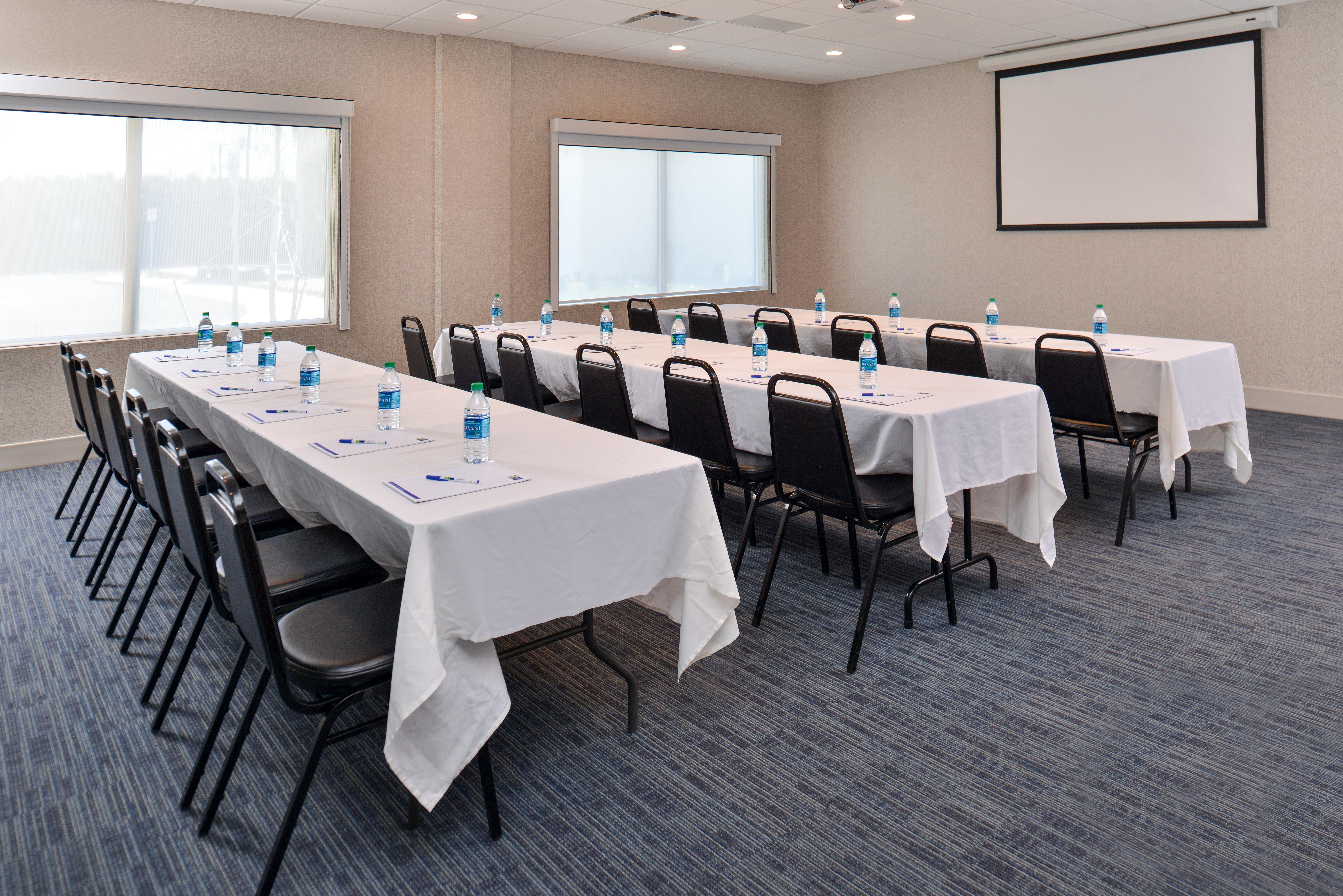 Holiday Inn Express & Suites Farmington Hills - Detroit By Ihg Zewnętrze zdjęcie